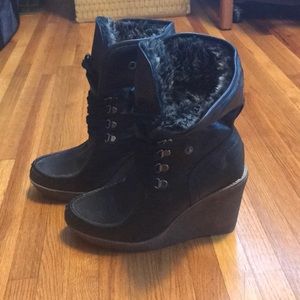 Black fur lined boots
